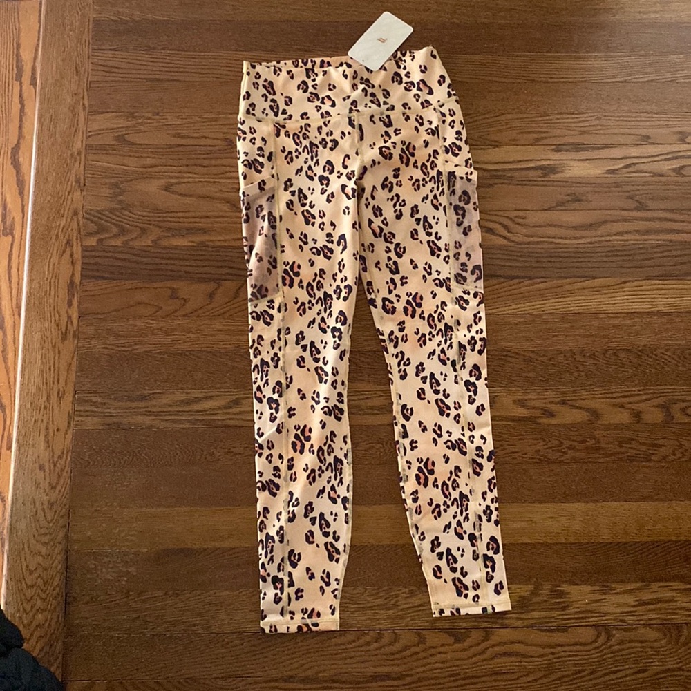 Fabletics On-the-go legging — Never worn